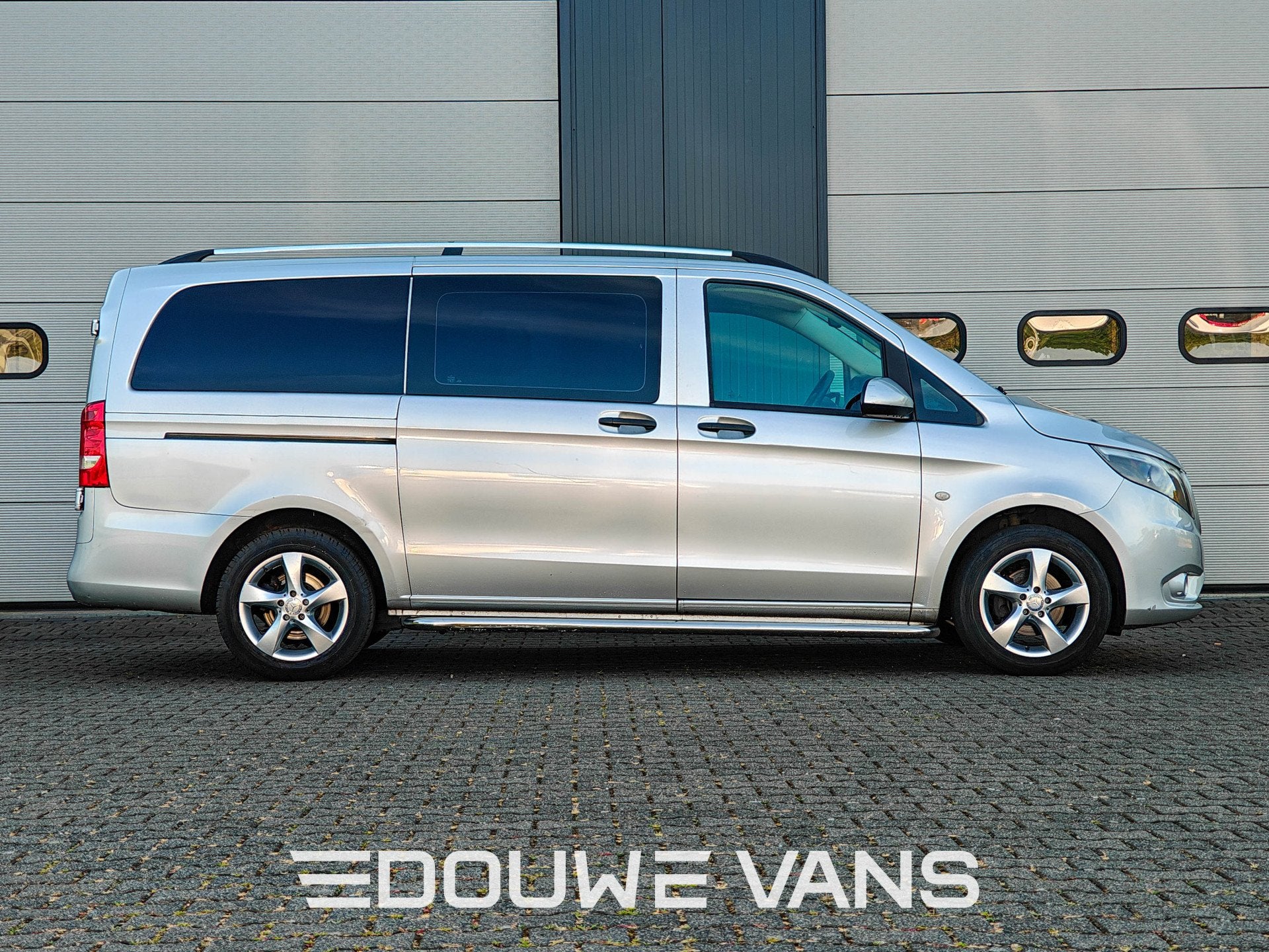 Mercedes-Benz Vito 114 L2 Mixto 5 Zitplaatsen Airco Lage KM, 100 kW, Euro 5, Gebruikt, Zwart