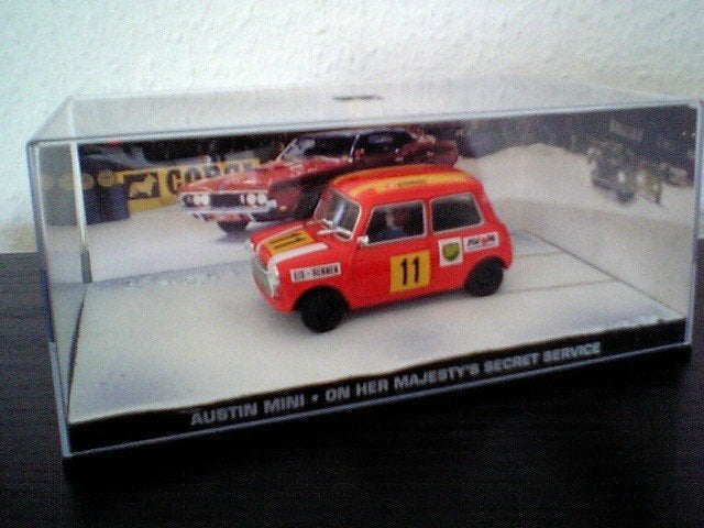 AUSTIN Mini 1000 Mk2 James Bond 007 1/43 IXO UH NEUVE+BOITE, Ophalen, Nieuw, Auto, Universal Hobbies
