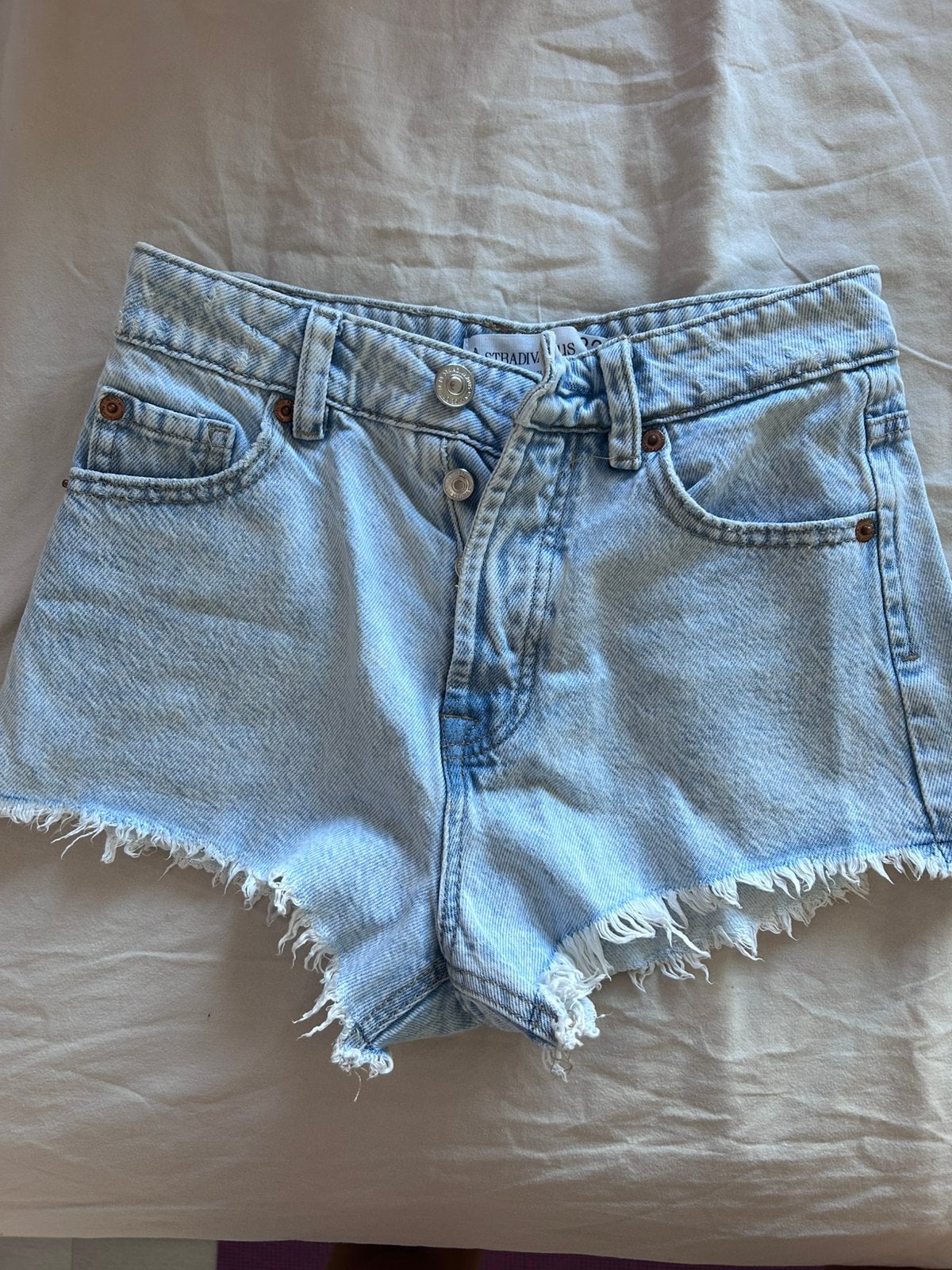 jeans short stradivarius, Ophalen of Verzenden, Gedragen, Blauw, W27 (confectie 34) of kleiner