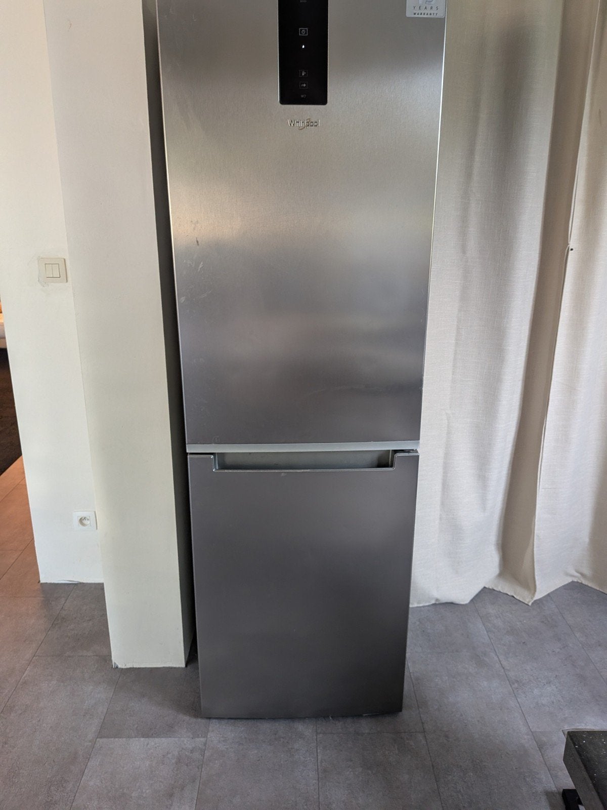 Whirlpool No Frost 6th Sense koelkast in goede staat, Ophalen, Zo goed als nieuw, Energieklasse A of zuiniger