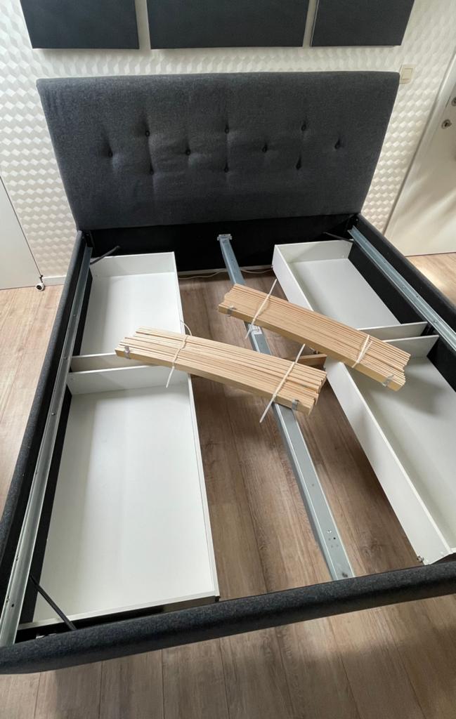 IKEA IDANAS - Gestoffeerd bed, grijs - 180 x 200 - met lades, Huis en Inrichting, Slaapkamer | Bedden, Ophalen, Gebruikt, Tweepersoons