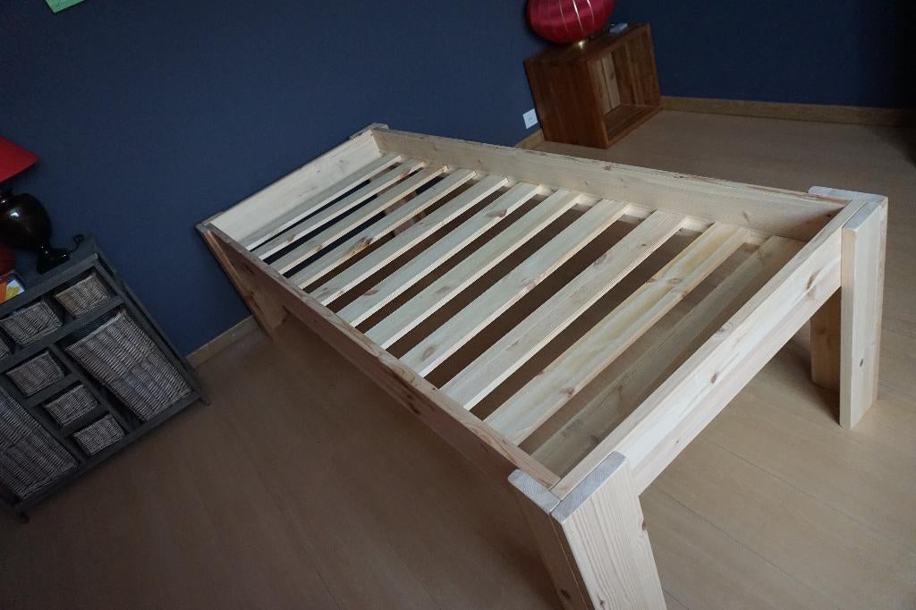 eenpersoonsbed extra hoog model, Huis en Inrichting, Ophalen