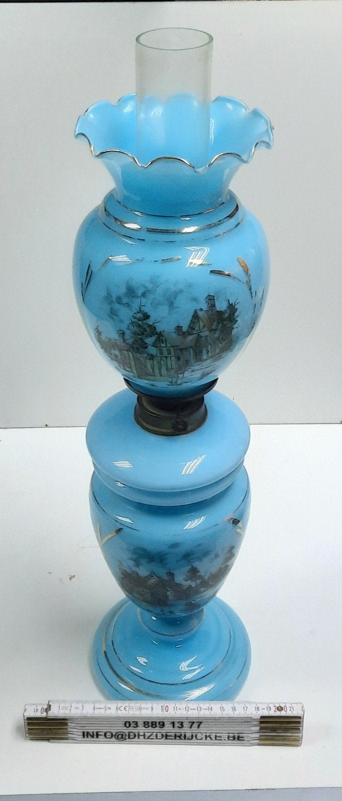 Grote opaline licht blauwe petroleumlamp, Enlèvement ou Envoi