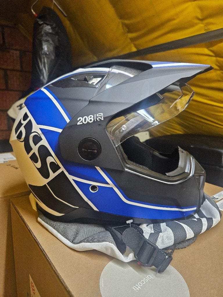 Cross helm ixs met vizier, Ophalen