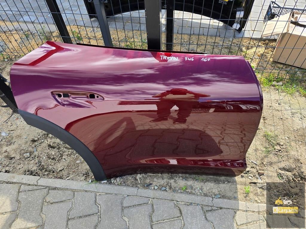 Porsche Taycan rechter achterdeur, Auto-onderdelen, Gebruikt, Deur, Porscheplatz 1
70435  Stuttgart, DE, Porsche