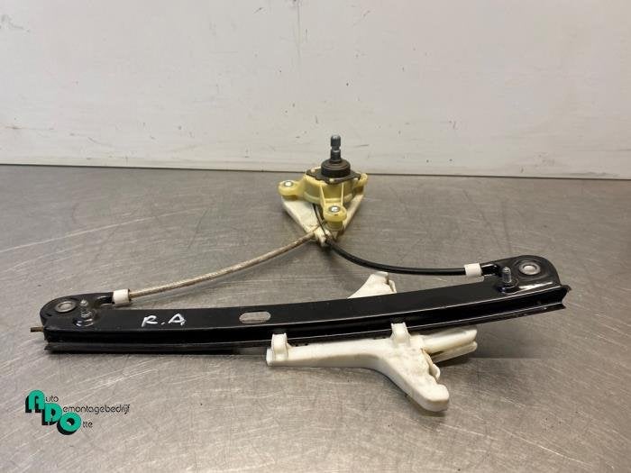 Mécanique vitre 4portes arrière droite d'un Volkswagen Pol, Volkswagen, -, 3 mois de garantie, Utilisé