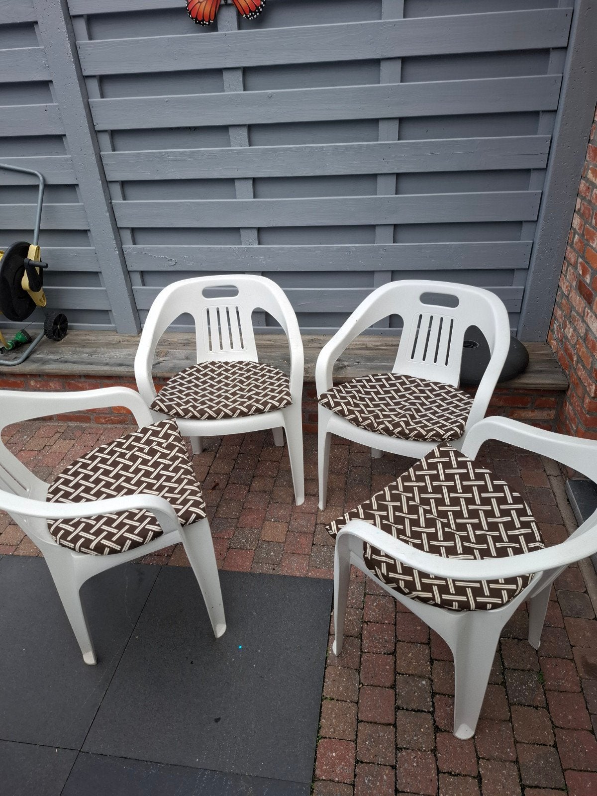 4 witte pvc tuinstoelen ., Tuin en Terras, Ophalen