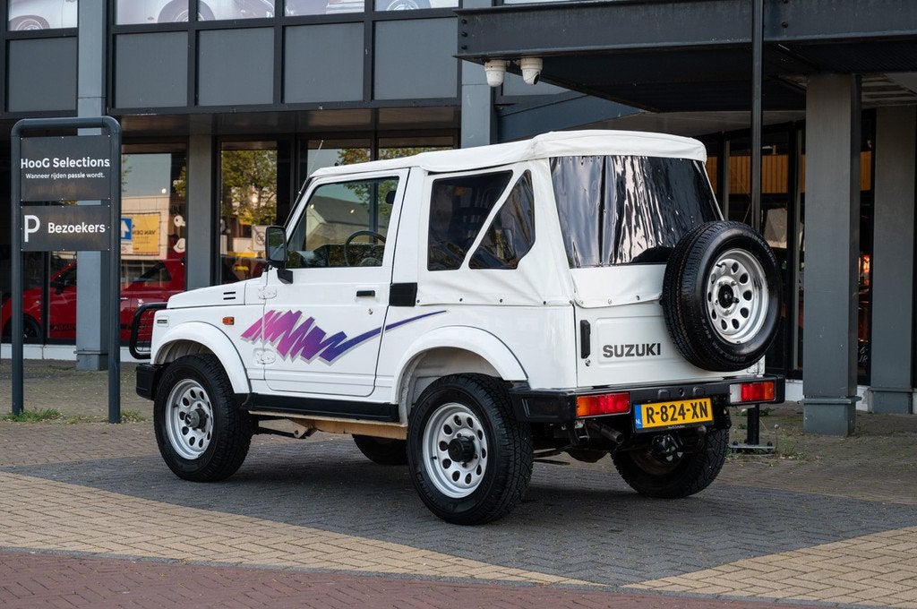 Suzuki Samurai (SJ413) 1.3 (bj 1996), 4 zetels, Stof, Zwart, Wit