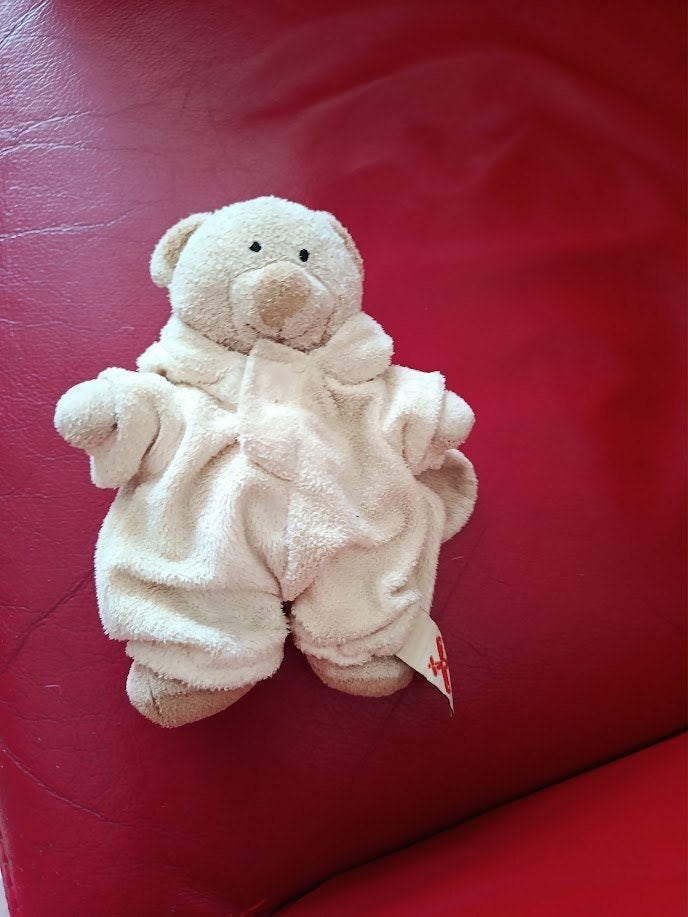 knuffel nicotoy beer in wit konijnenpakje(doos mei 2026), Beer, Nieuw, Ophalen of Verzenden, Nicotoy