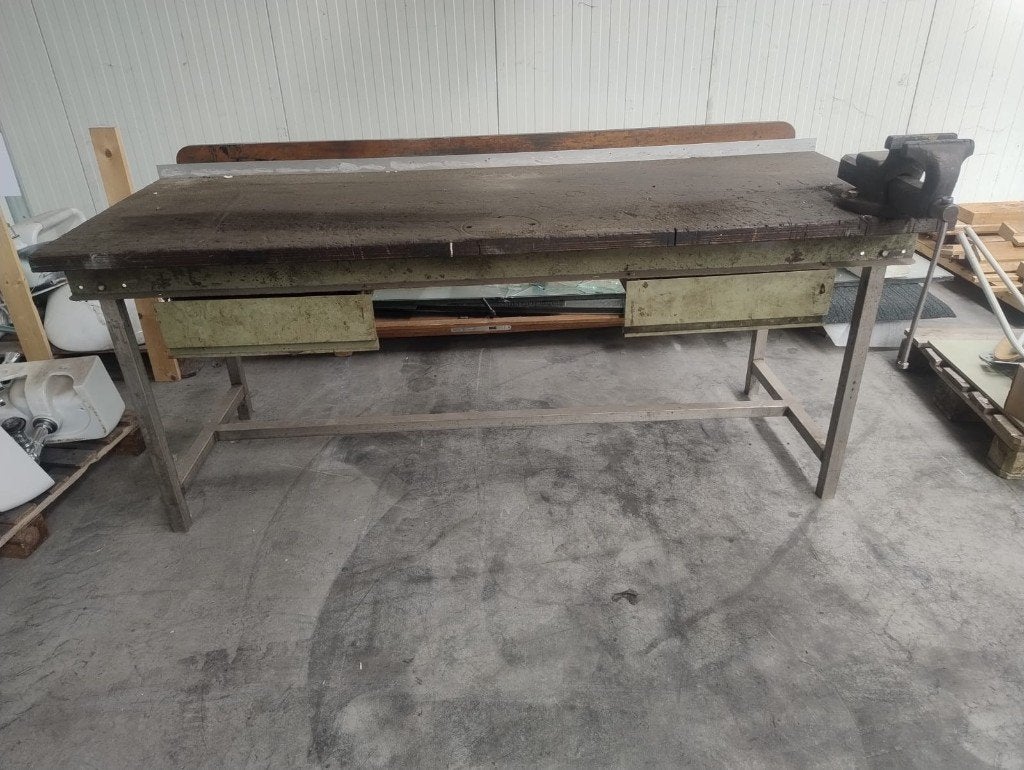 établi vintage avec étau, Enlèvement, Utilisé, 170 cm ou plus, Étau