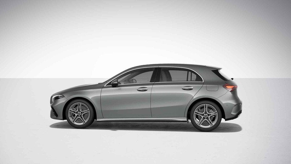 Mercedes-Benz A-Klasse 250 e Hatchback AMG Line | Verwarmde, Auto's, Stof, Gebruikt, Euro 6, 4 cilinders