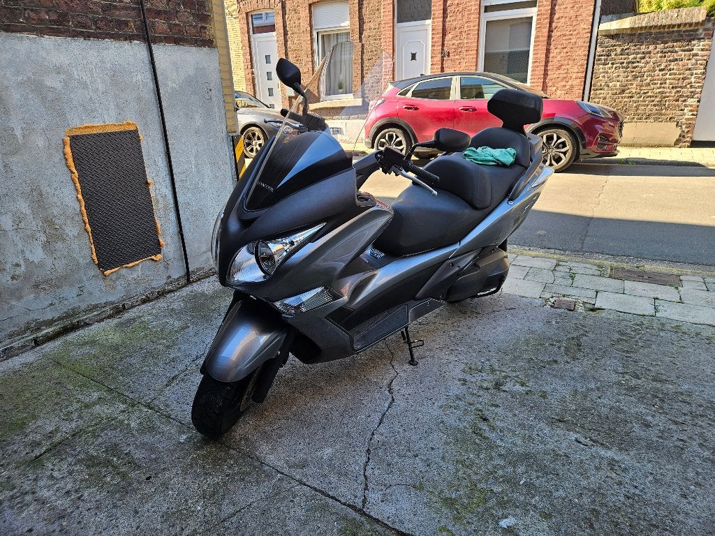 Moto Silver Wing SWT 400, Motos, Permis Moto A, Scooter, Occasion, 2 cylindres