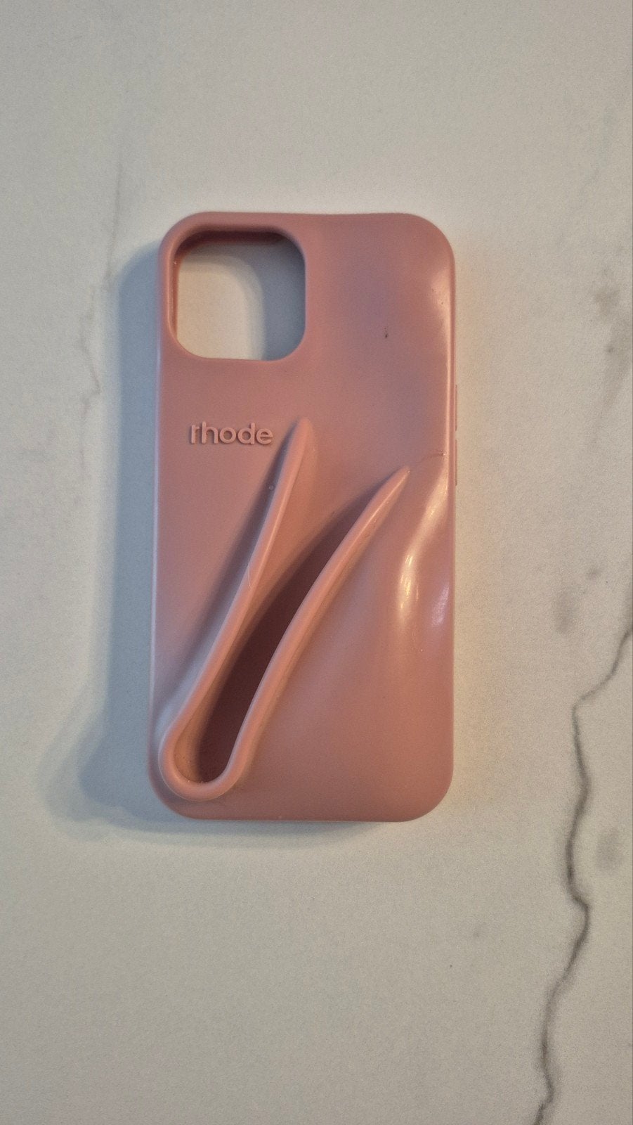 Rhode hoesje Iphone 13 zonder lippenbalsem, Hoesje of Tasje, Rhode, Roze, Kunststof