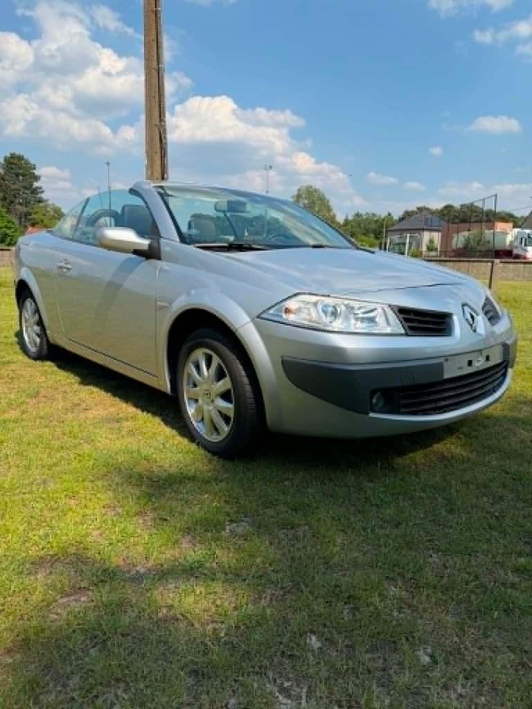renault megane cabrio 1.5 dci karmann, Auto's, Renault, Particulier, Mégane, ABS, Adaptieve lichten, Airbags, Airconditioning