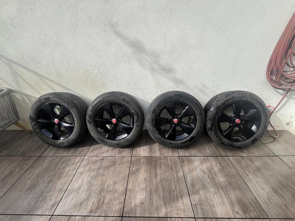 Jaguar E-Pace: velgen 19” met GOODYEAR banden, Ophalen, Zomerbanden, Band(en)