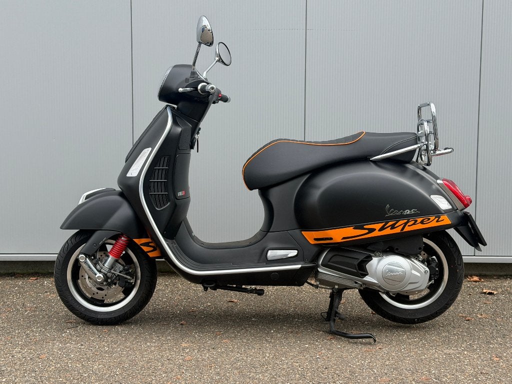 Piaggio Vespa GTS 125 cc / 1 propriétaire / 1200 km / ABS, Scooter, Entreprise, ABS, 1 cylindre