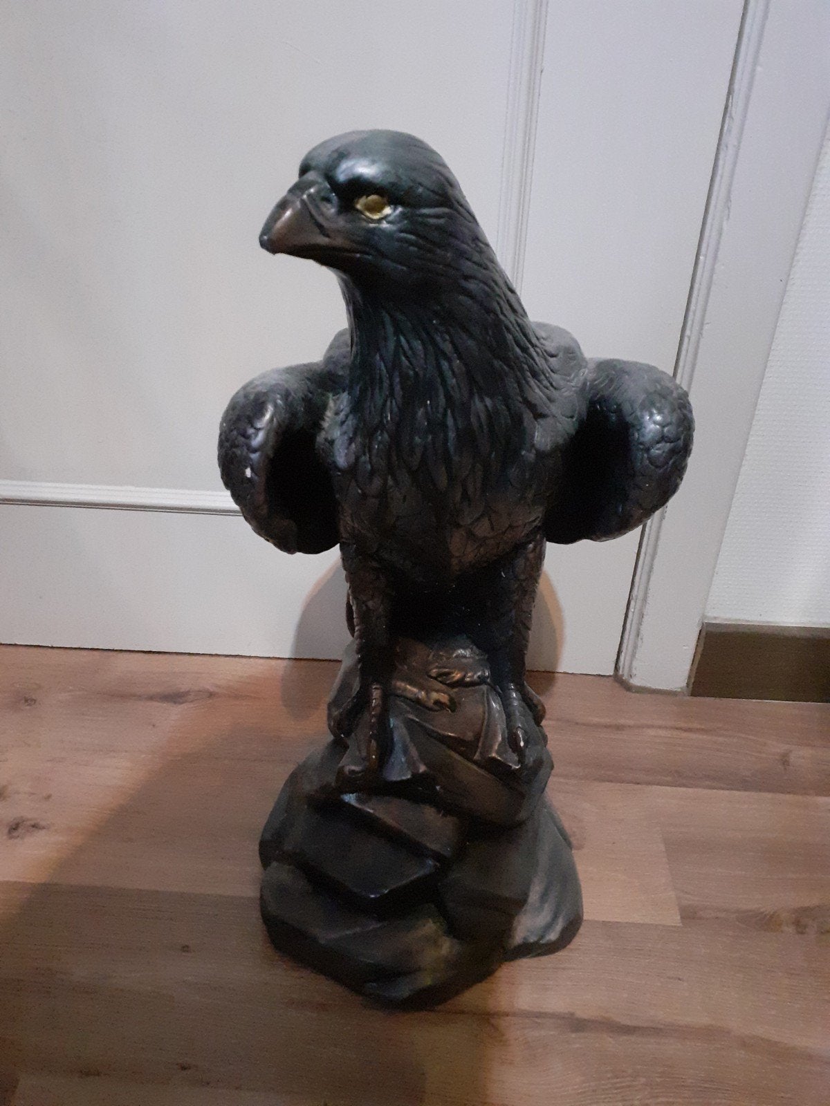 stenen roofvogel. hoogte: 61 cm, Enlèvement