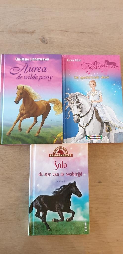 Boek : 3 leesboeken over pony-paarden, Ophalen of Verzenden, Zo goed als nieuw