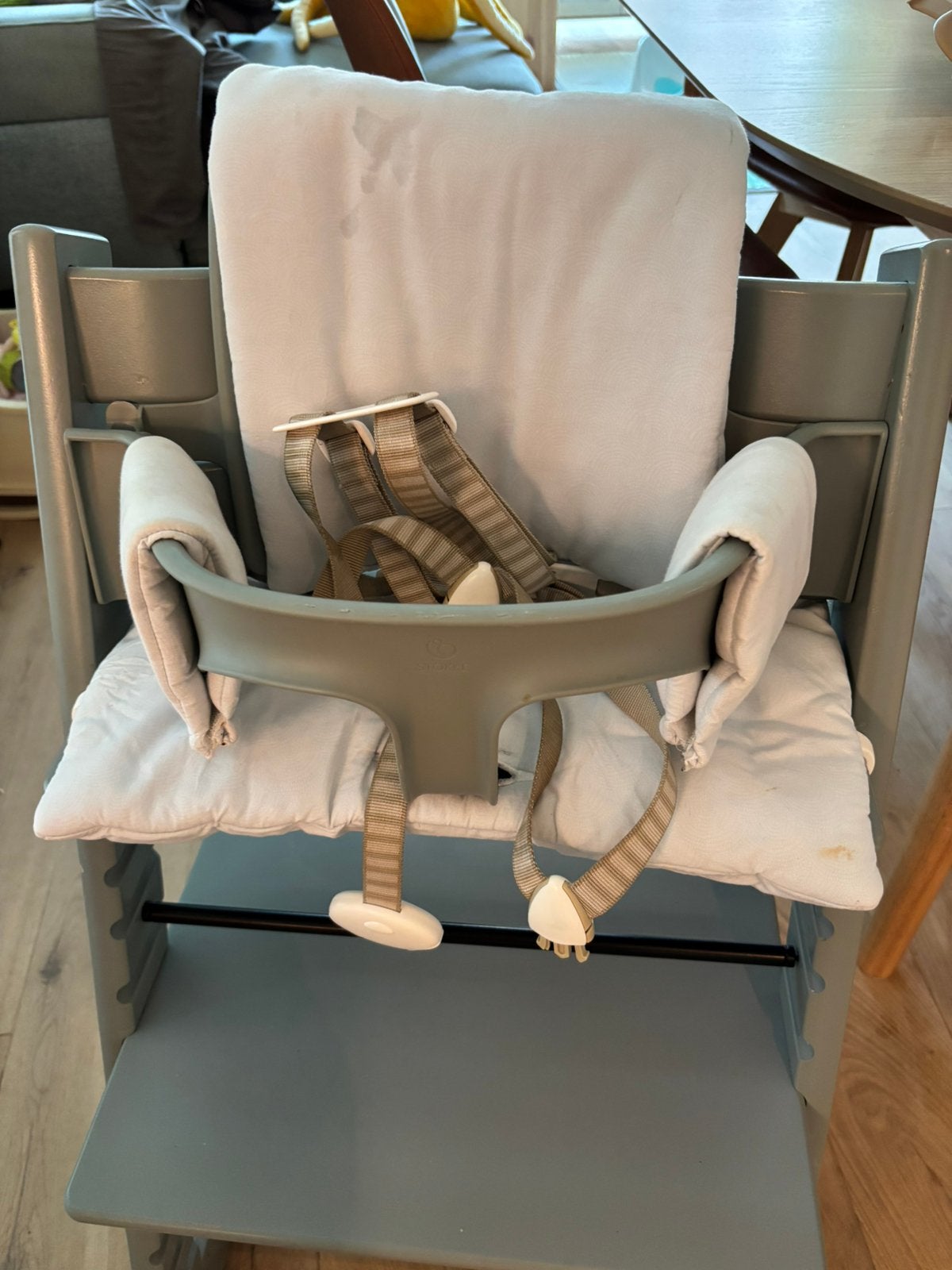 Stokke Babyset Tripp Trapp (2x) met riempjes en kussen, Kinderen en Baby's, Ophalen, Zo goed als nieuw
