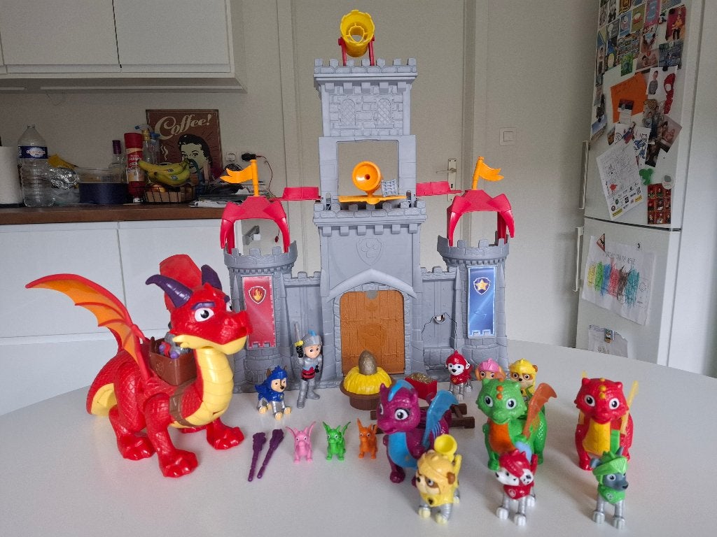 Paw Patrol Kasteel en Draken lot, Enfants & Bébés, Jouets | Figurines, Enlèvement, Utilisé