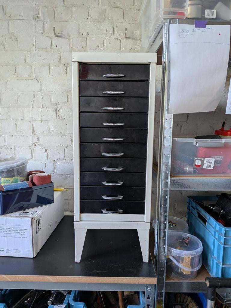 Archiefkast metaal vintage, Ophalen