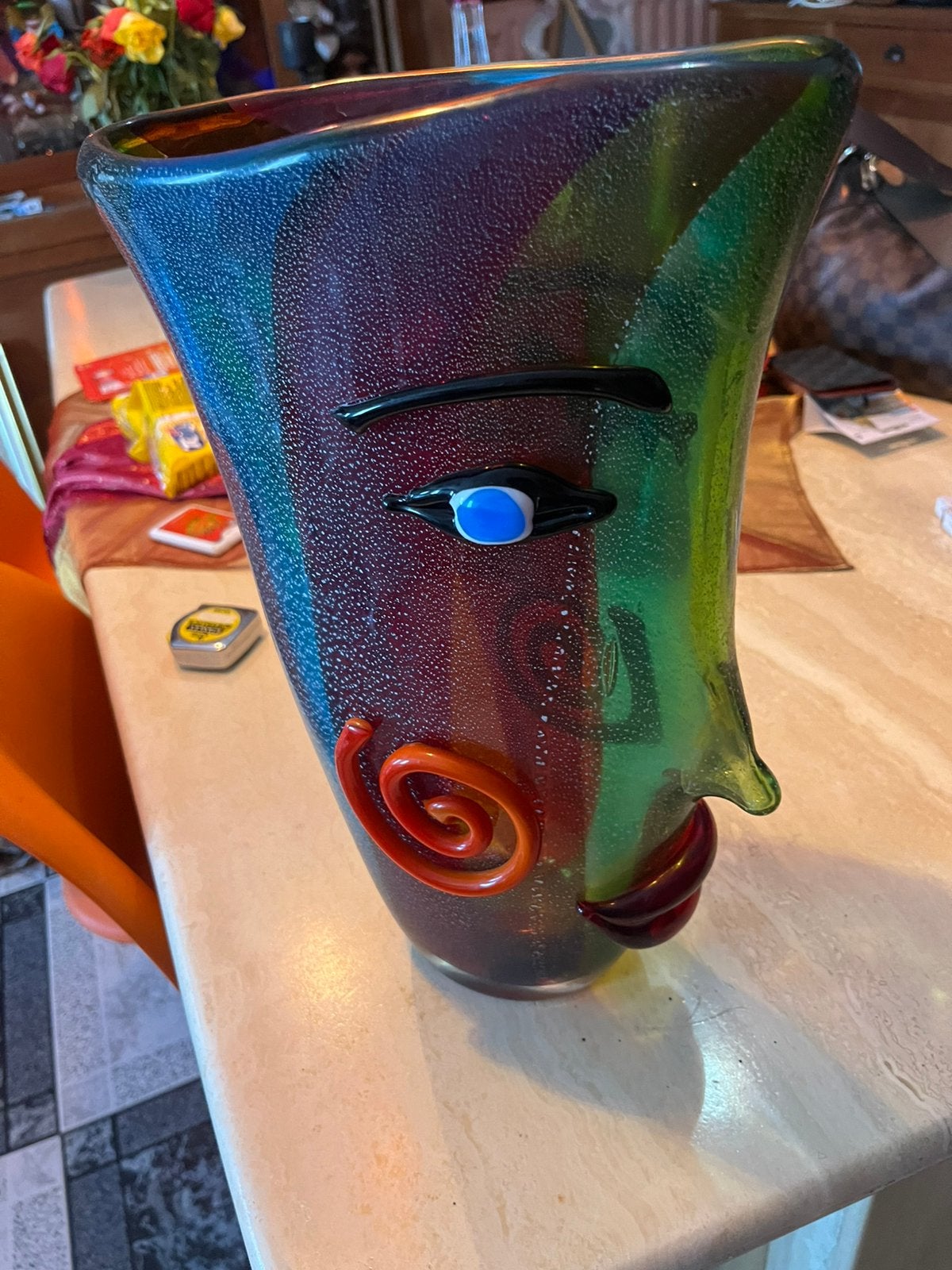 Vase de Murano d'après Picasso, Enlèvement