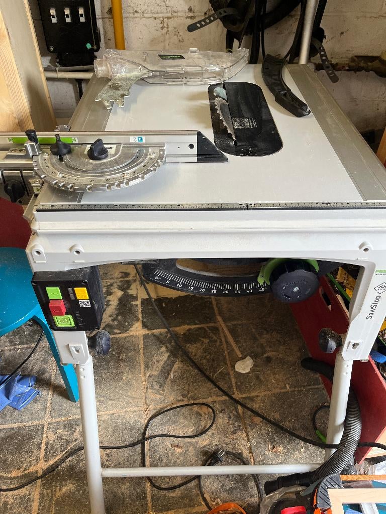 Scie sous table Festool TKS 80 ebs, 1200 watts ou plus, 70 mm ou plus, Enlèvement, Utilisé