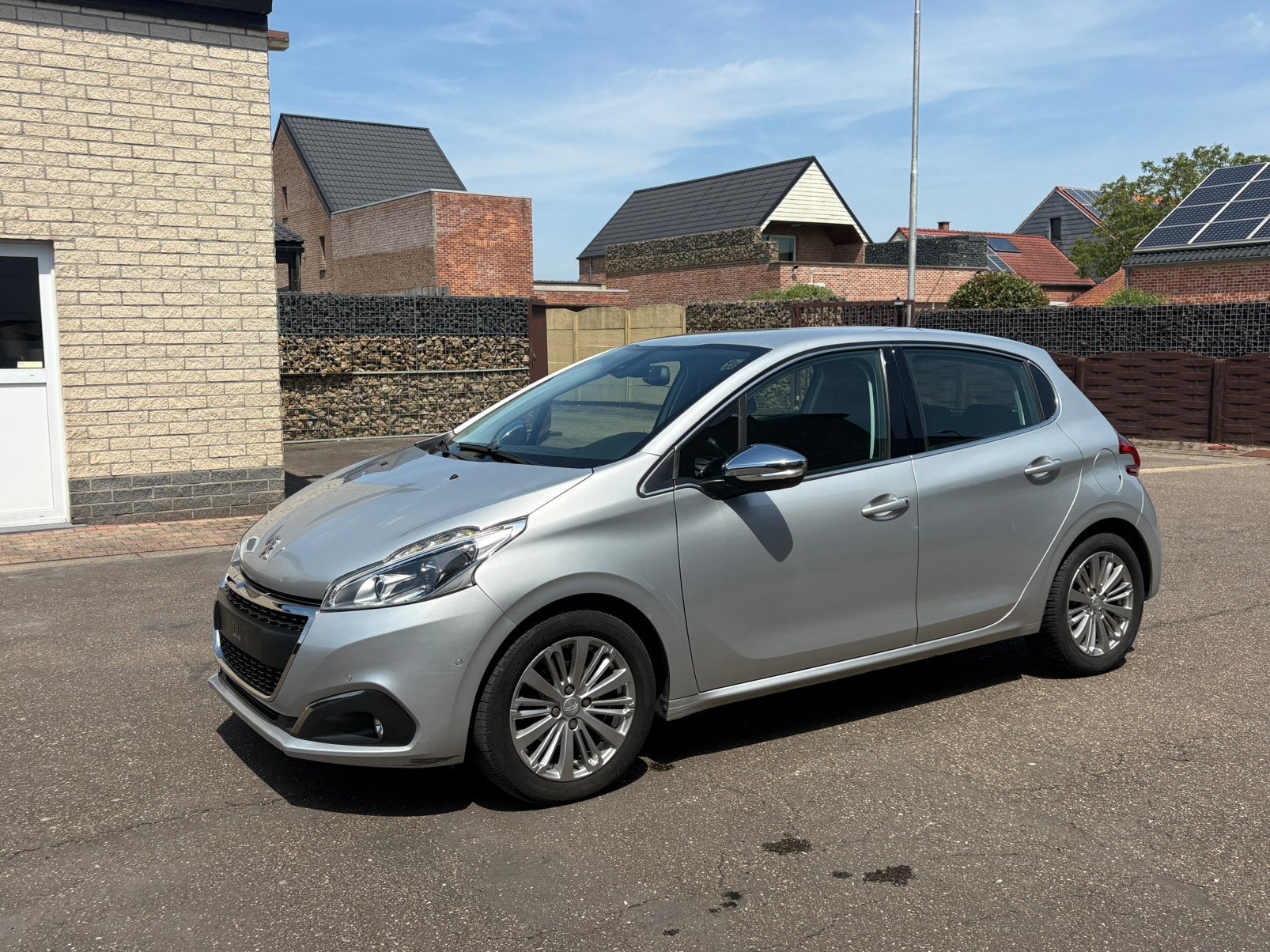Peugeot 208 1.2 Benzine Automaat – 67.776 km, Automaat, https://public.car-pass.be/vhr/242c891d-5e9c-4477-8290-97aeb2453778, 1199 cc
