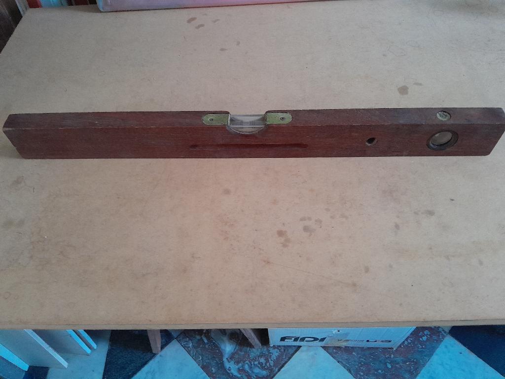 Niveau à bulle 60 cm et autres outils (voir descriptif), Enlèvement
