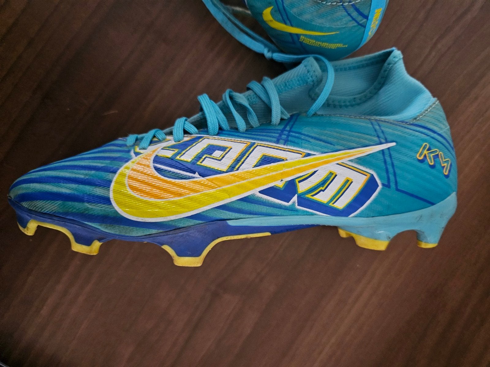 Elite voetbalschoenen maat 39 Kylian Mbappe, Sport en Fitness, Volleybal, Ophalen of Verzenden