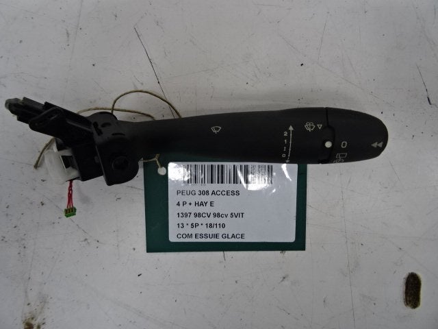 COMMODO ESSUIE-GLACE Peugeot 308 (4A / C) (01-2007/12-2015), Mevr. I. Hauben, Utilisé, Rue de l'Espoir 34 34
4030  GRIVEGNÉE, BE