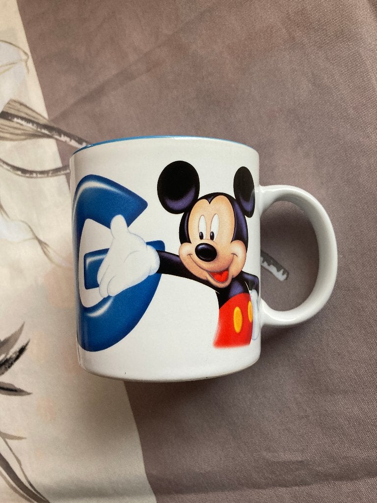 Leuke Mickey Mouse Disney mok ( Disneyland parijs ) letter G, Verzamelen, Ophalen of Verzenden, Mickey Mouse, Servies