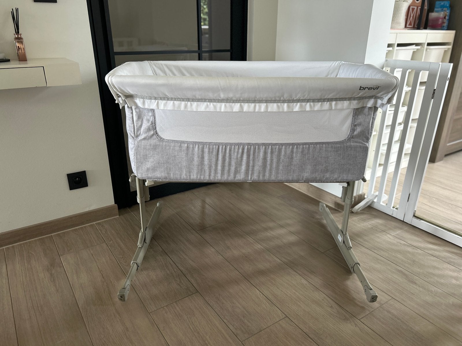 Co sleeper Brevi Nanna Oh, Kinderen en Baby's, Babywiegjes en Ledikanten, Ophalen, Zo goed als nieuw