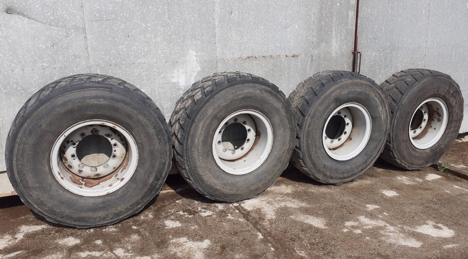 Lot de roues de benne   Goodyear 50 X 20.0 R 22, Articles professionnels, Enlèvement