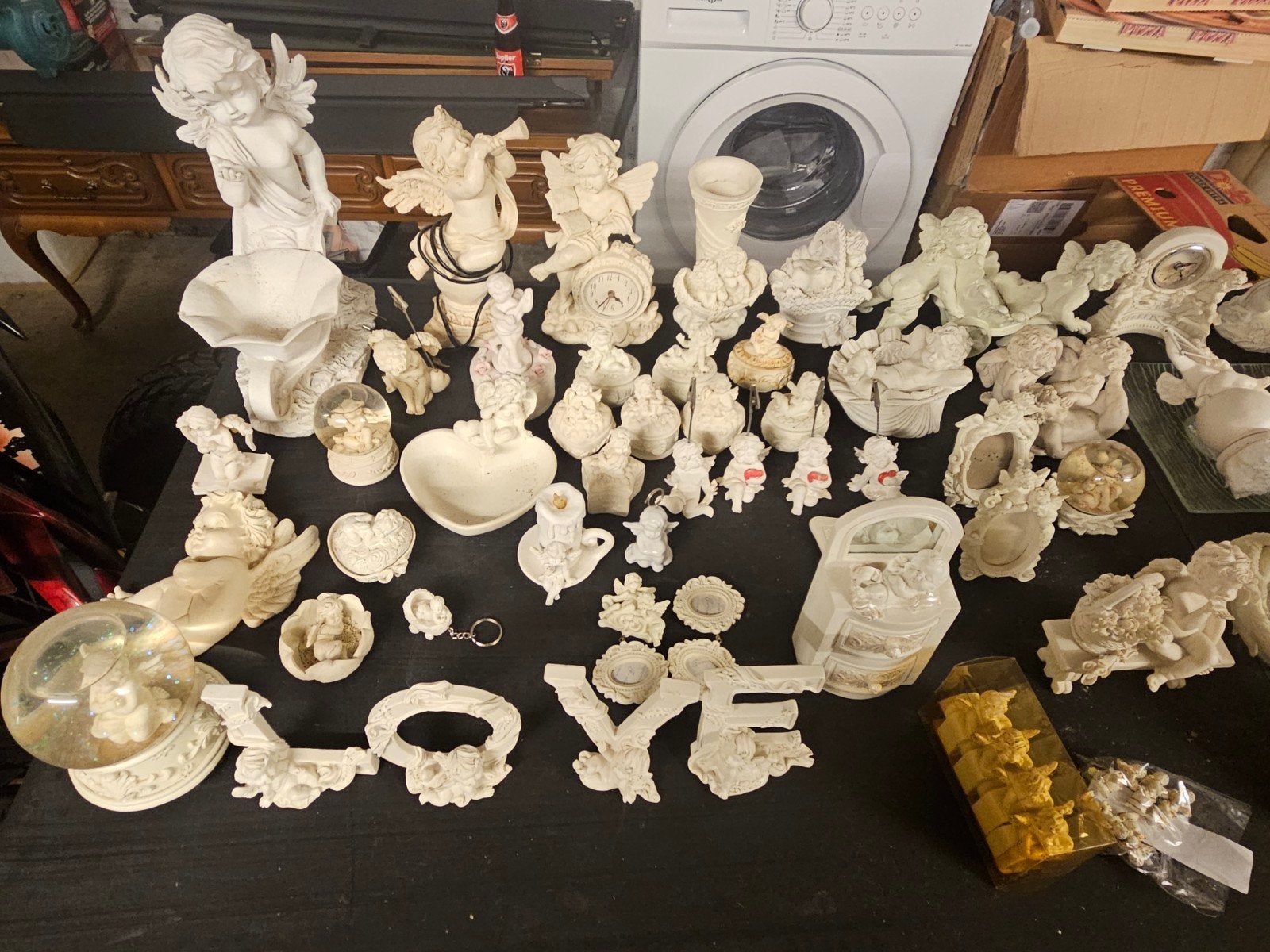 gros lot de statue ange, Enlèvement