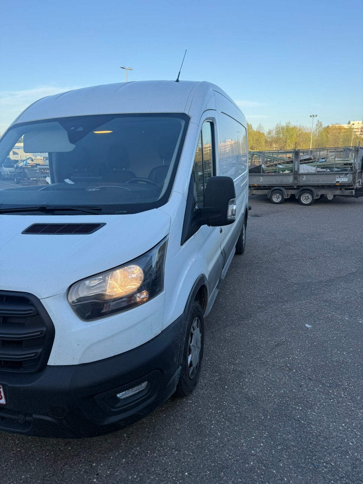 Ford Transit 2.0 diesel 235.000 km uit 2023, Auto's, Ford, Voorwielaandrijving, 4 deurs, Wit, Leder