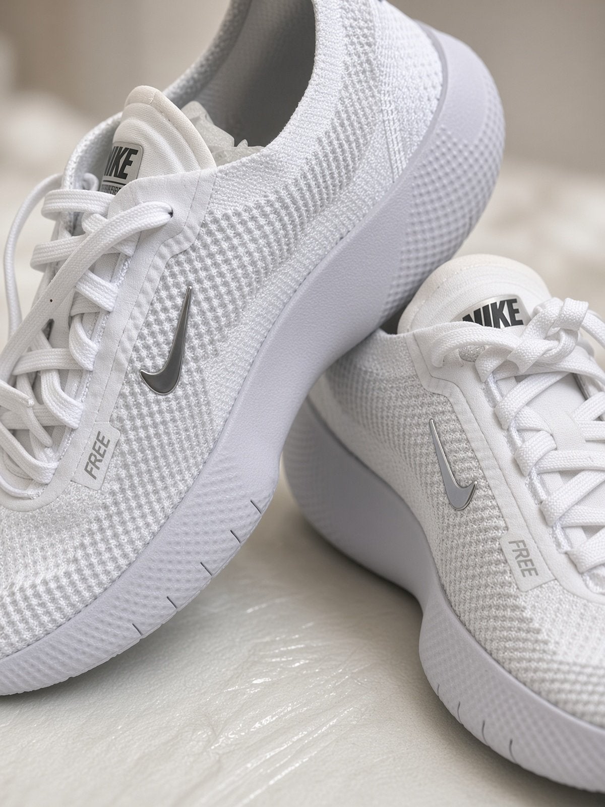 sportives Nike  2025 blanc-argent taille EU39, Comme neuf, Enlèvement ou Envoi, Nike, Autres types