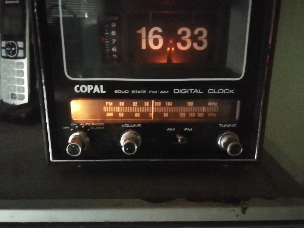 Flip klokradio Copal RD-300 uit 1975, Enlèvement
