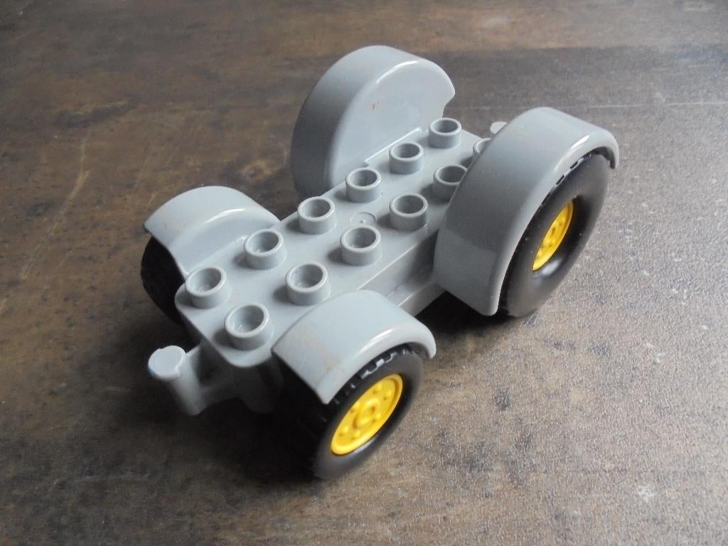 Lego Duplo Farm Tractor Base with Mudguards (zie foto's), Kinderen en Baby's, Speelgoed | Duplo en Lego, Ophalen of Verzenden