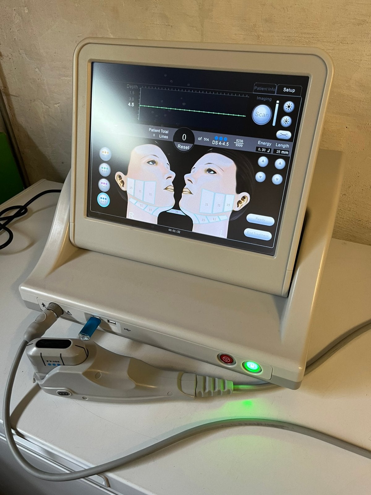 Appareil esthétique professionnel à ultrasons- Écran tactile, Enlèvement, Utilisé