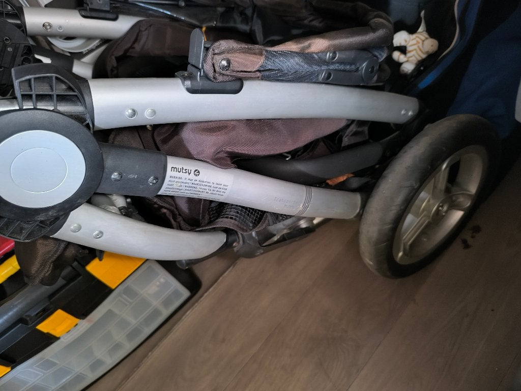 Mutsy buggy, Enlèvement, Utilisé, Autres marques, Dossier réglable