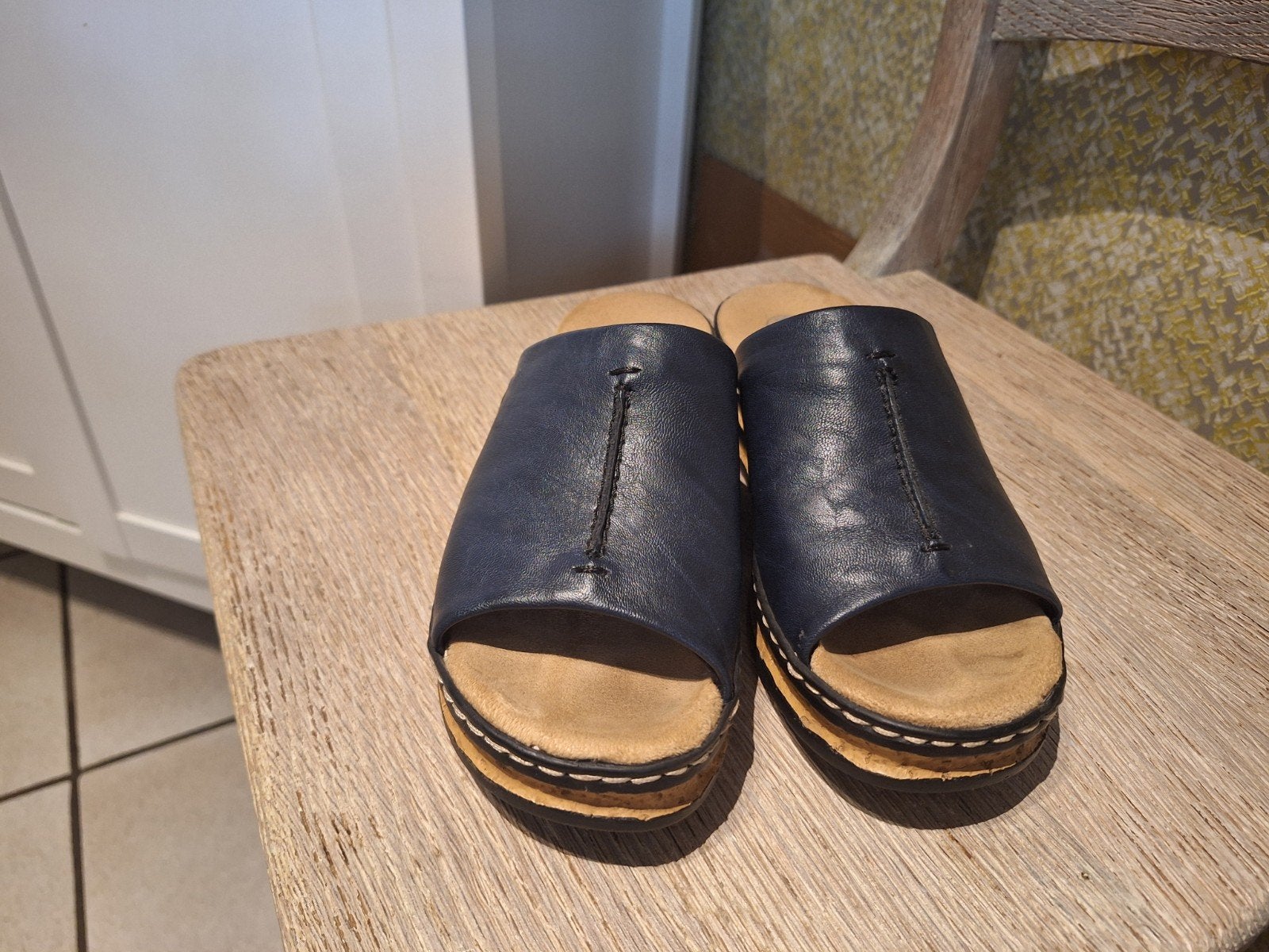 Slippers in  leder maat 36 .Afhalen in Ramsel, Ophalen, Slippers