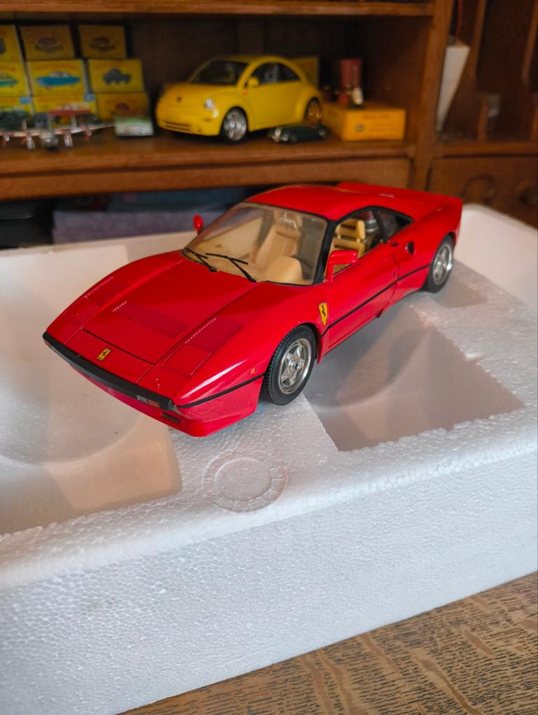 Bburago Ferrari GTO 1/18, Hobby & Loisirs créatifs, Voitures miniatures | 1:18, Enlèvement ou Envoi