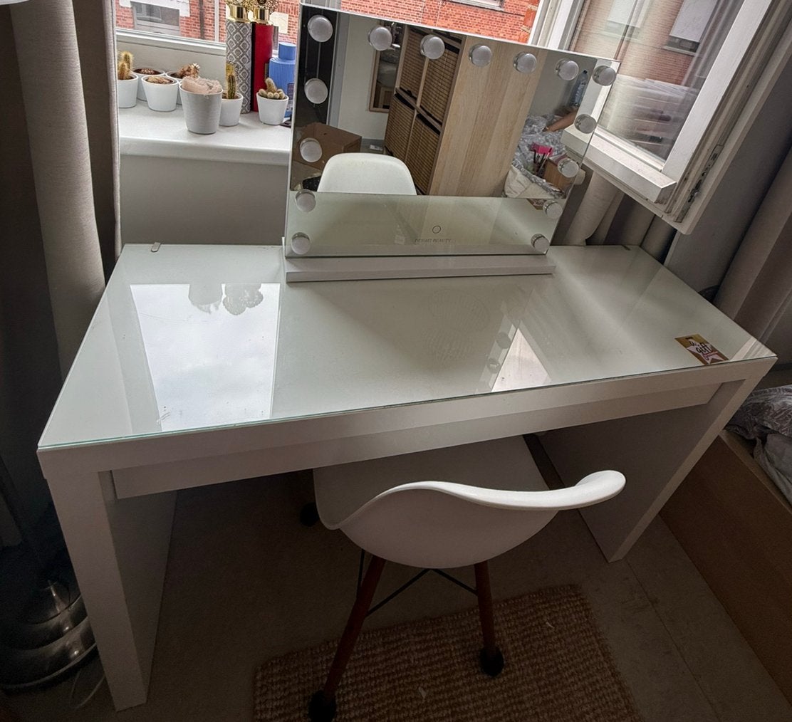 Makup tafel met stoel en spiegel, Huis en Inrichting, Tafels | Kaptafels, Ophalen, Zo goed als nieuw