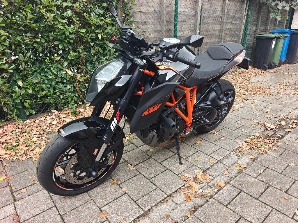 KTM 1290 Superduke R, Motoren, 2 cilinders, Gebruikt, Particulier, Meer dan 35 kW