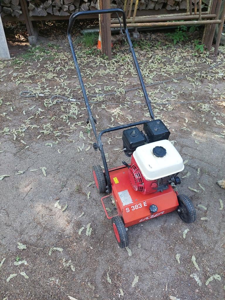 Verticuteermachine te huur., Ophalen, Gebruikt, Benzine