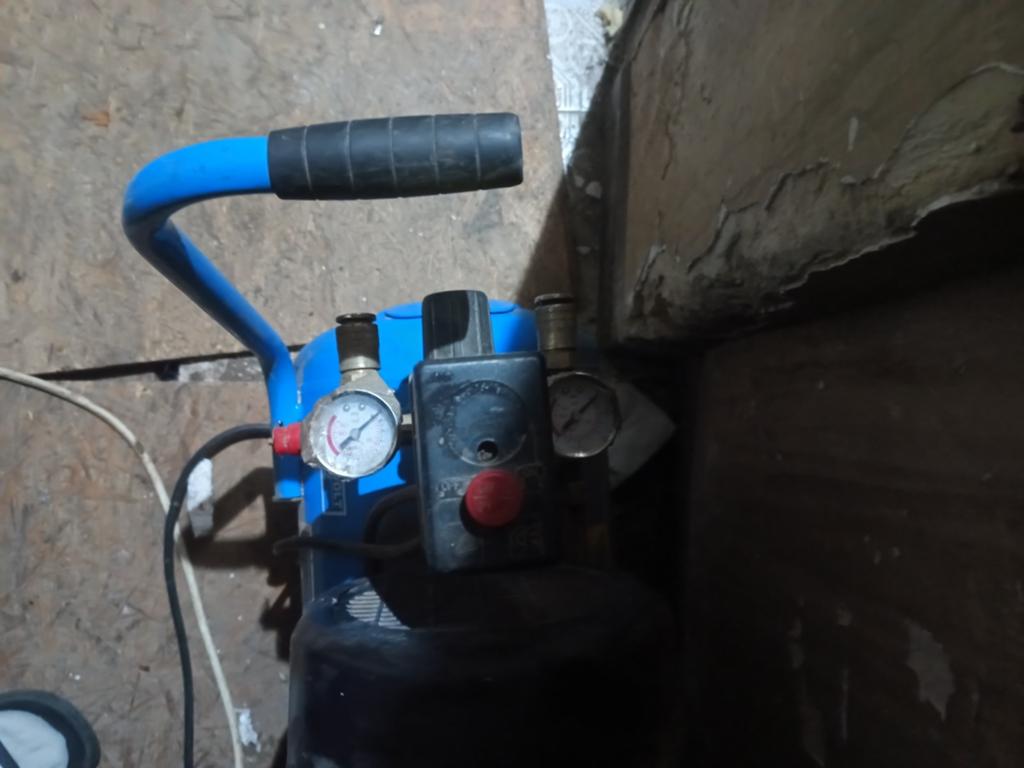 Compresseur comme neuf, Bricolage & Construction, Enlèvement