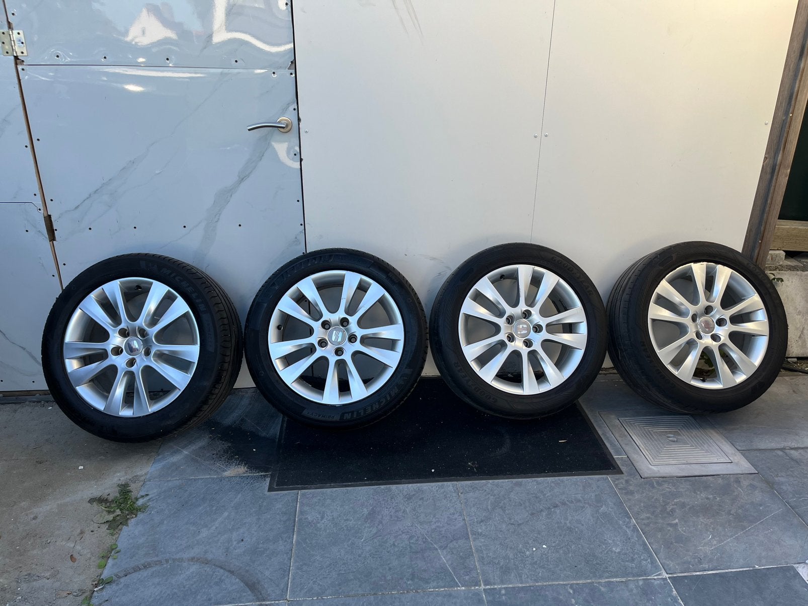 Seat / Vw alhambra sharan velgen met banden, Ophalen, Gebruikt, Banden en Velgen, 17 inch