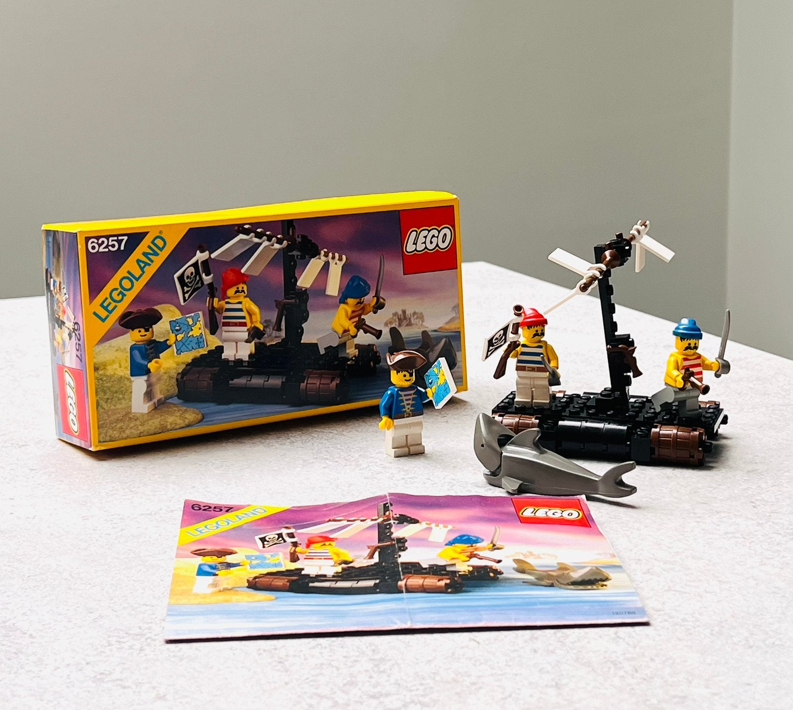 LEGO 6257 Castaway’s Raft (1989): Compleet met doos & boekje, Kinderen en Baby's, Speelgoed | Duplo en Lego, Zo goed als nieuw