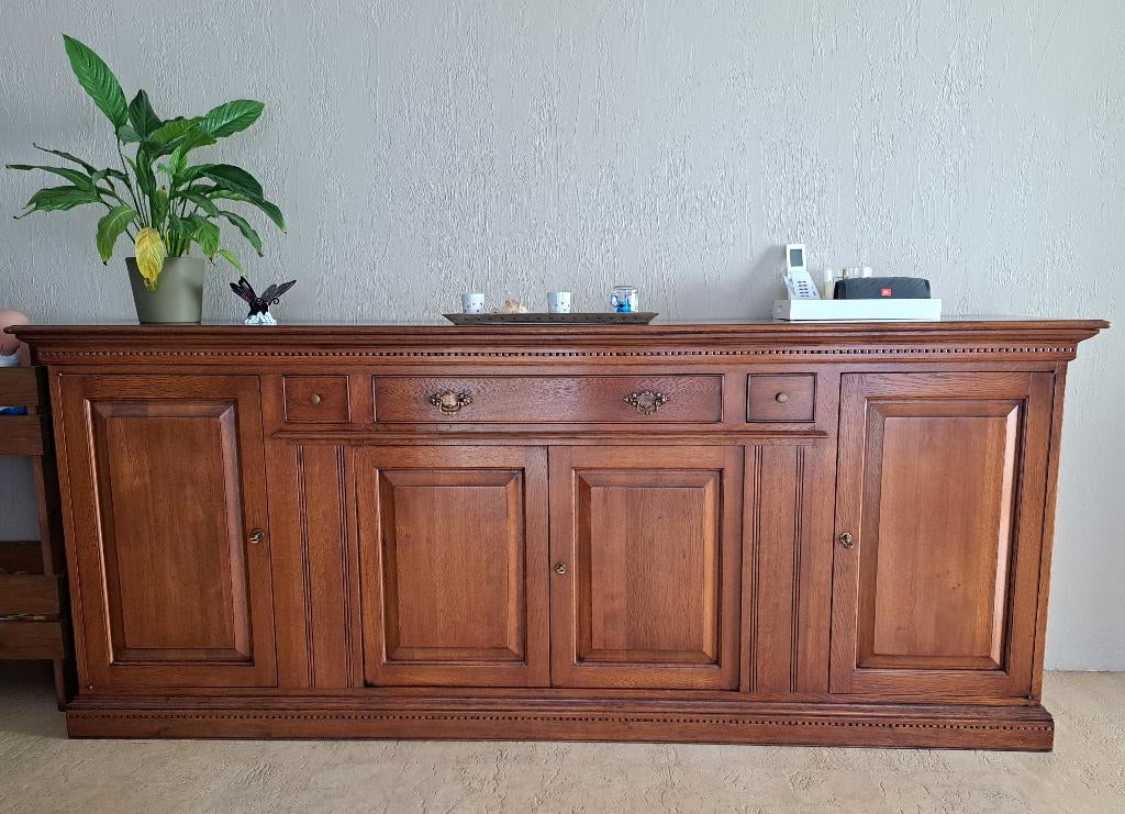 Kast - dressoir - gratis, Huis en Inrichting, Kasten | Dressoirs, Ophalen, Zo goed als nieuw
